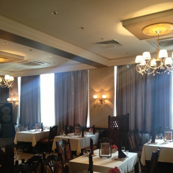 Ресторанный сервис бронирования столиков menu-rest.com - Интерьер ресторана "Белое озеро"