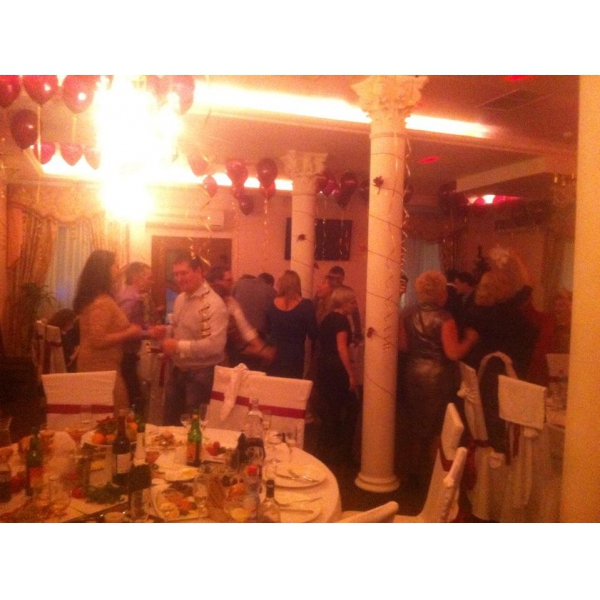 Ресторанный сервис бронирования столиков menu-rest.com - Интерьер ресторана "Зелёное яблоко"