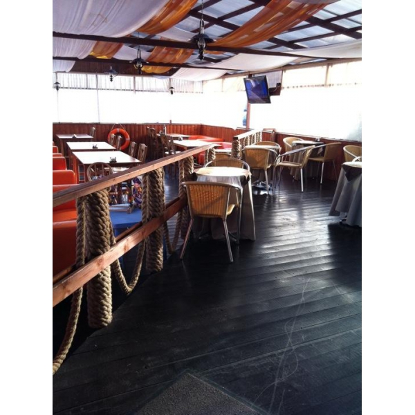 Ресторанный сервис бронирования столиков menu-rest.com - Интерьер ресторана "Чёрная каракатица"