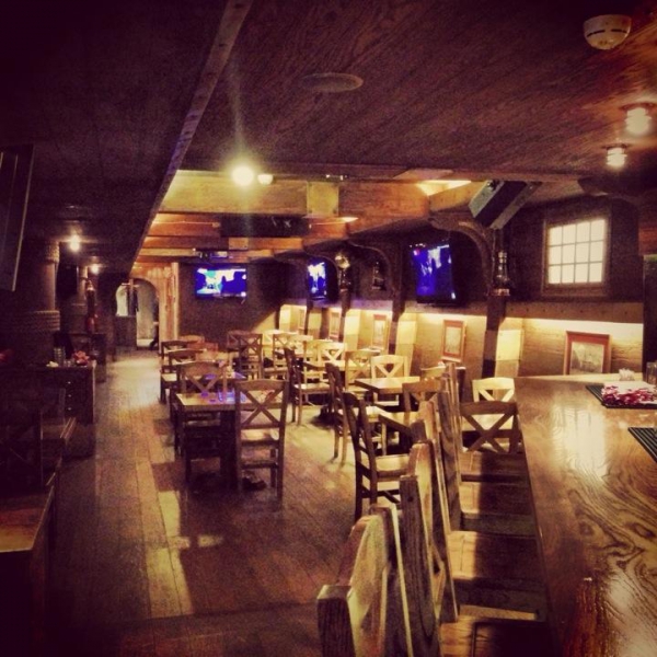 Ресторанный сервис бронирования столиков menu-rest.com - Интерьер ресторана "Чёрная каракатица"