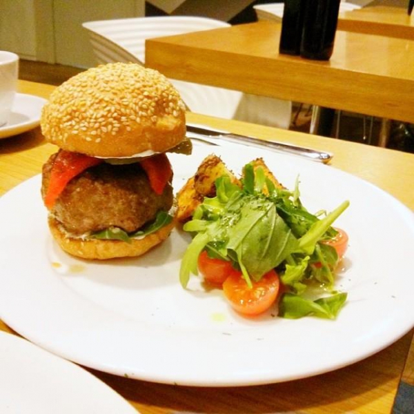 Ресторанный сервис бронирования столиков menu-rest.com - Интерьер ресторана "Correa`s"