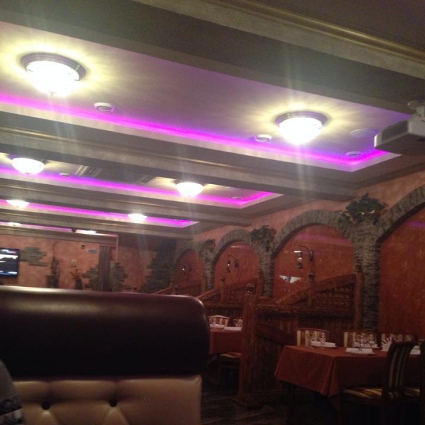 Ресторанный сервис бронирования столиков menu-rest.com - Интерьер ресторана "Вечная Пятница"