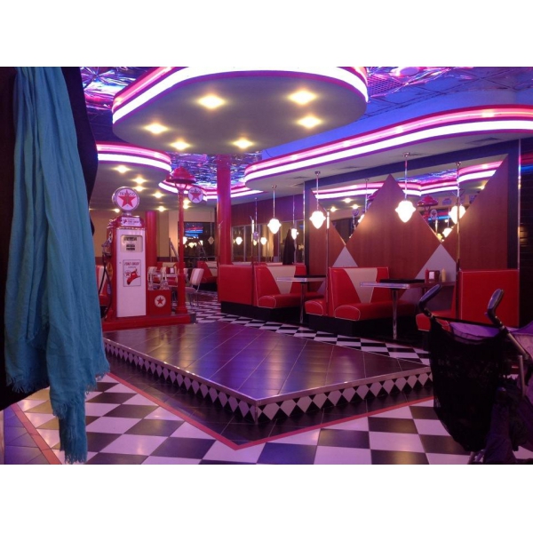 Ресторанный сервис бронирования столиков menu-rest.com - Интерьер ресторана "Beverly Hills Diner"