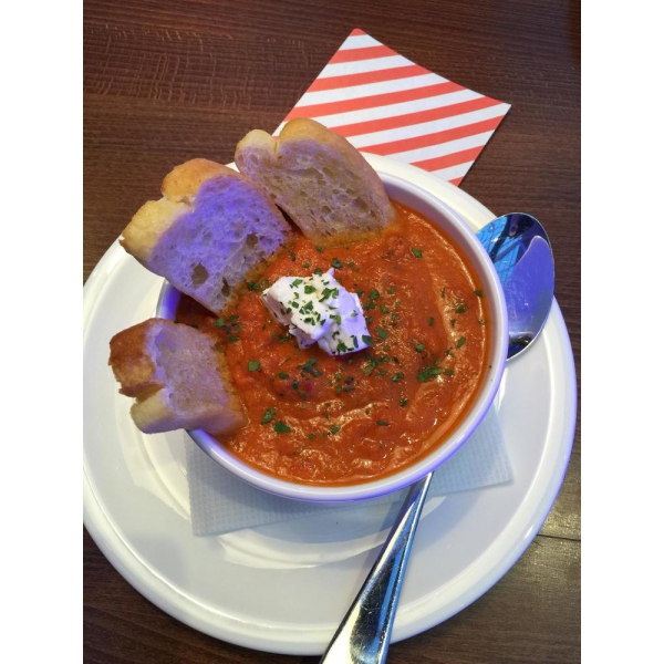 Ресторанный сервис бронирования столиков menu-rest.com - Интерьер ресторана "T.G.I. Friday`s"