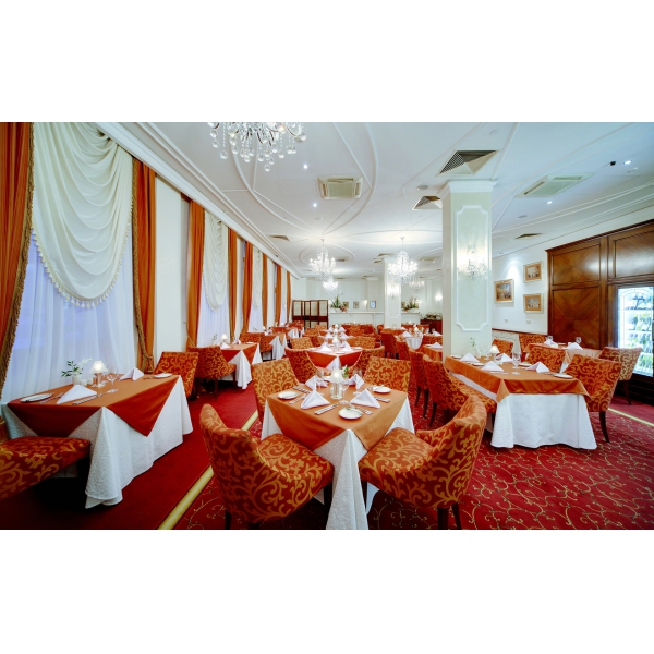 Ресторанный сервис бронирования столиков menu-rest.com - Интерьер ресторана "Романов"