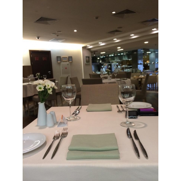 Ресторанный сервис бронирования столиков menu-rest.com - Интерьер ресторана "Real Food Restaurant"