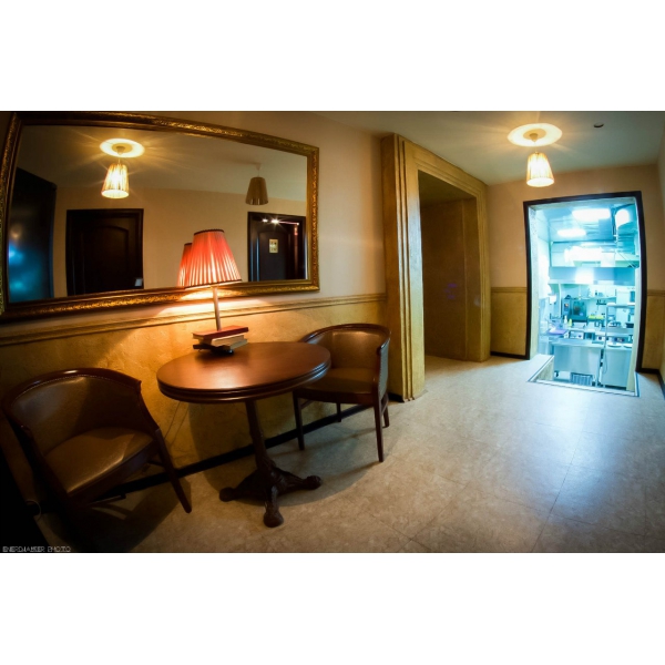 Ресторанный сервис бронирования столиков menu-rest.com - Интерьер ресторана "The Family"