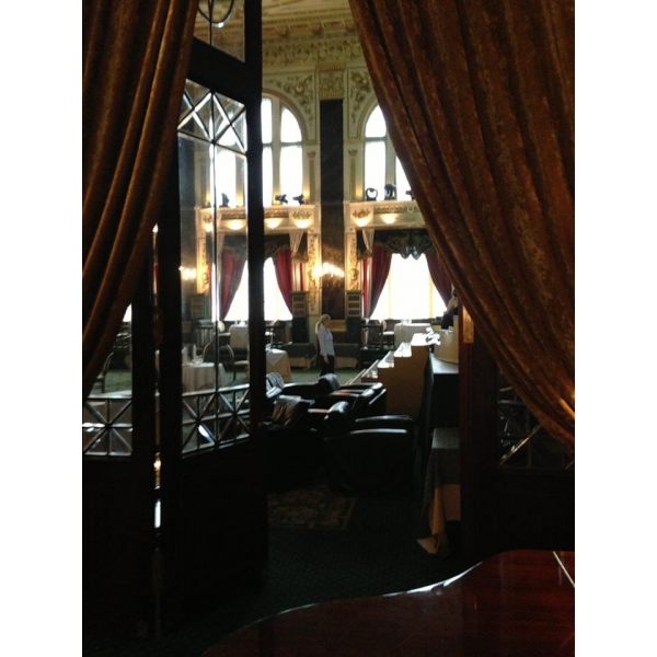 Ресторанный сервис бронирования столиков menu-rest.com - Интерьер ресторана "Яръ"