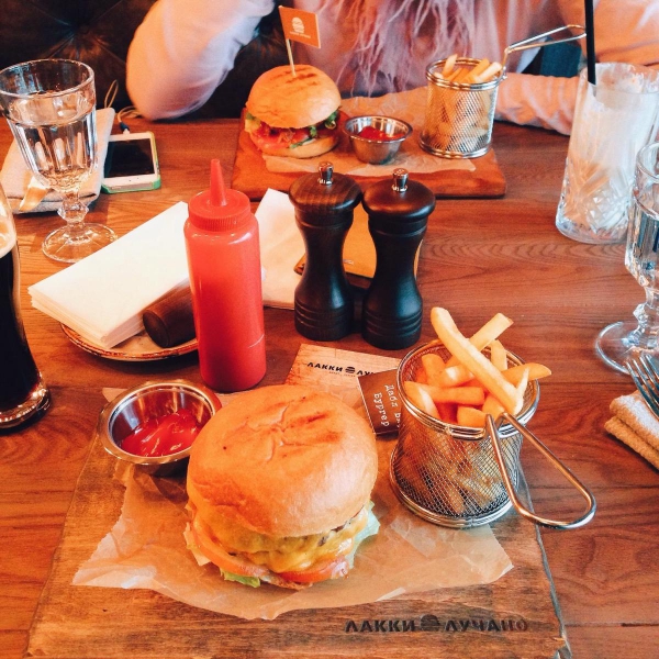 Ресторанный сервис бронирования столиков menu-rest.com - Интерьер ресторана "Лакки Лучано"