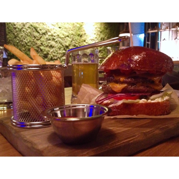 Ресторанный сервис бронирования столиков menu-rest.com - Интерьер ресторана "Лакки Лучано"