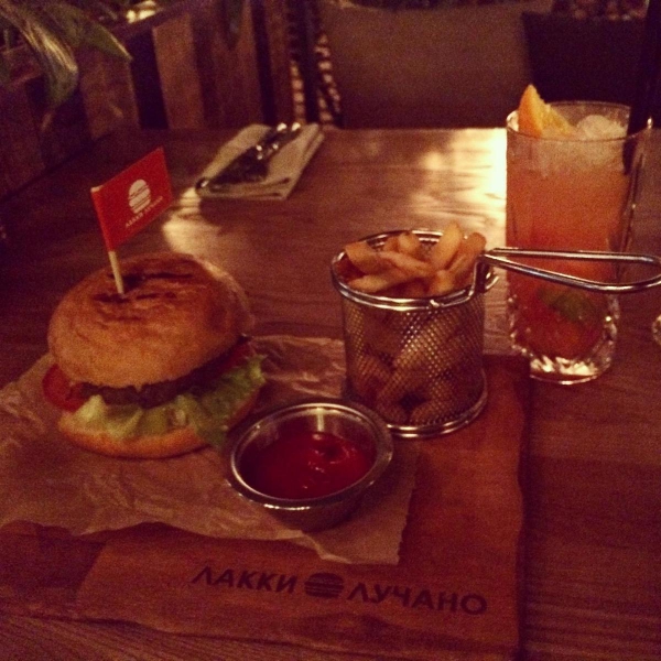 Ресторанный сервис бронирования столиков menu-rest.com - Интерьер ресторана "Лакки Лучано"