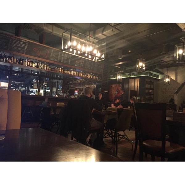 Ресторанный сервис бронирования столиков menu-rest.com - Интерьер ресторана "Zinger GRILL"