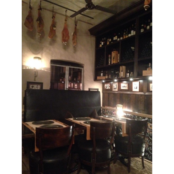 Ресторанный сервис бронирования столиков menu-rest.com - Интерьер ресторана "Лос Бандидос"