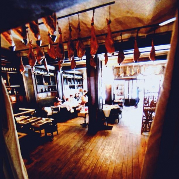 Ресторанный сервис бронирования столиков menu-rest.com - Интерьер ресторана "Лос Бандидос"