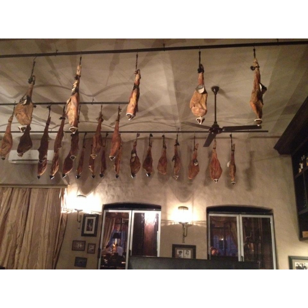 Ресторанный сервис бронирования столиков menu-rest.com - Интерьер ресторана "Лос Бандидос"