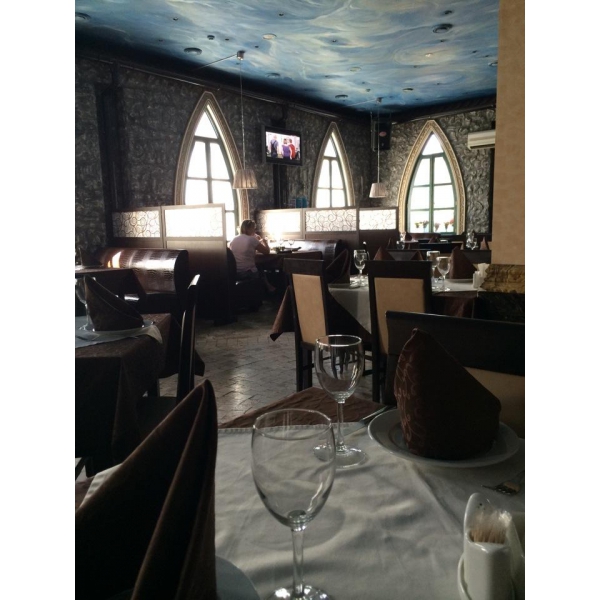 Ресторанный сервис бронирования столиков menu-rest.com - Интерьер ресторана "Истра"