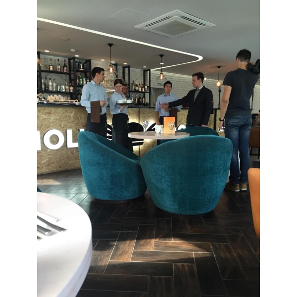 Ресторанный сервис бронирования столиков menu-rest.com - Интерьер ресторана "Holly Food"