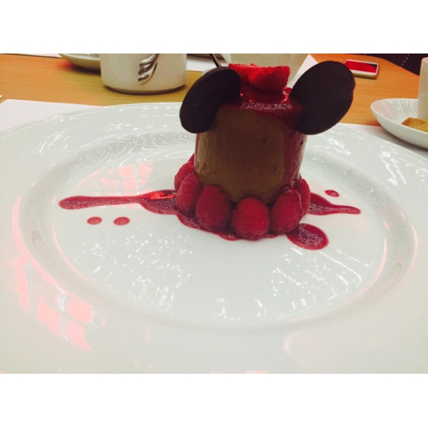 Ресторанный сервис бронирования столиков menu-rest.com - Интерьер ресторана "Simachyard"