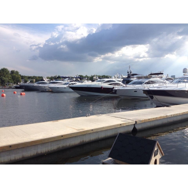 Ресторанный сервис бронирования столиков menu-rest.com - Интерьер ресторана "Город-Яхт бар"