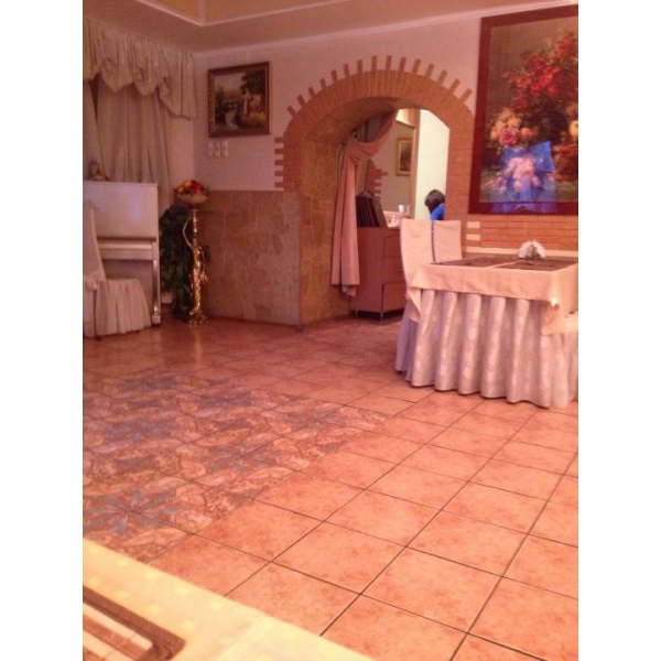 Ресторанный сервис бронирования столиков menu-rest.com - Интерьер ресторана "Любимый город"