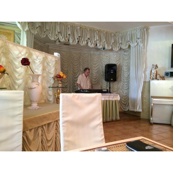 Ресторанный сервис бронирования столиков menu-rest.com - Интерьер ресторана "Любимый город"