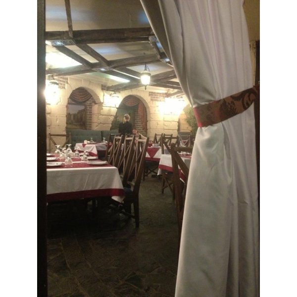 Ресторанный сервис бронирования столиков menu-rest.com - Интерьер ресторана "Castle Grill Bar"