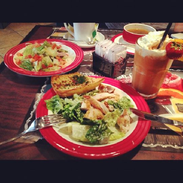 Ресторанный сервис бронирования столиков menu-rest.com - Интерьер ресторана "T.G.I. Friday`s"