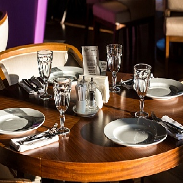 Ресторанный сервис бронирования столиков menu-rest.com - Интерьер ресторана "Backstage"