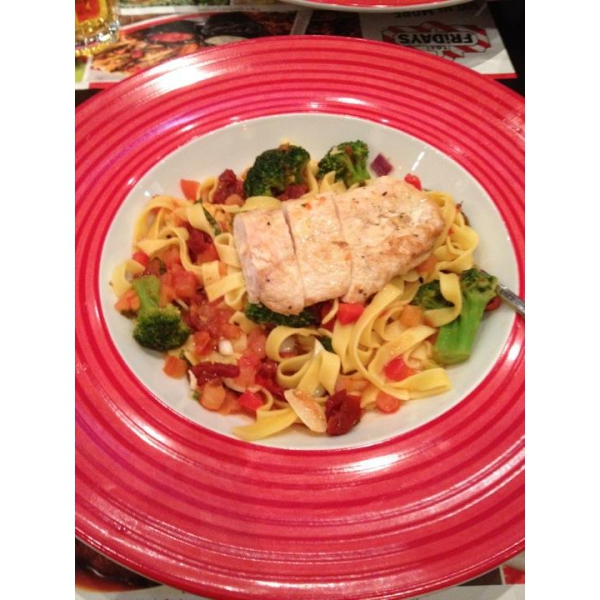 Ресторанный сервис бронирования столиков menu-rest.com - Интерьер ресторана "T.G.I. Friday`s"