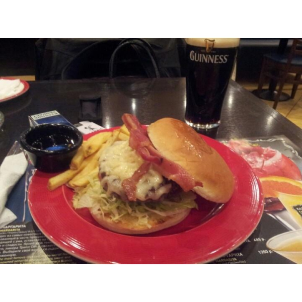 Ресторанный сервис бронирования столиков menu-rest.com - Интерьер ресторана "T.G.I. Friday`s"