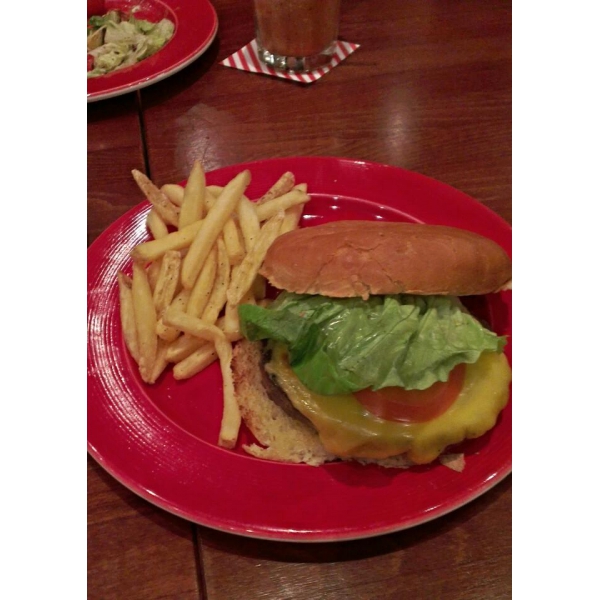 Ресторанный сервис бронирования столиков menu-rest.com - Интерьер ресторана "T.G.I. Friday`s"