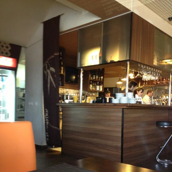 Ресторанный сервис бронирования столиков menu-rest.com - Интерьер ресторана "Якитория"