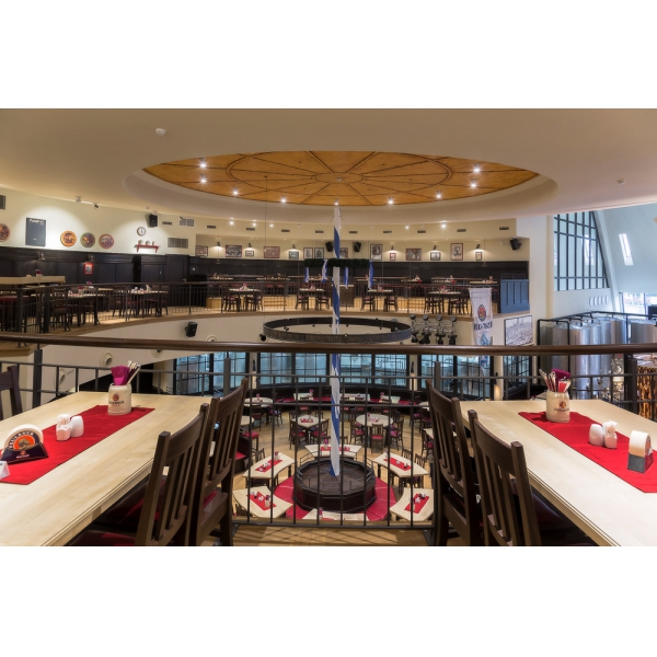 Ресторанный сервис бронирования столиков menu-rest.com - Интерьер ресторана "Paulaner brauhaus"