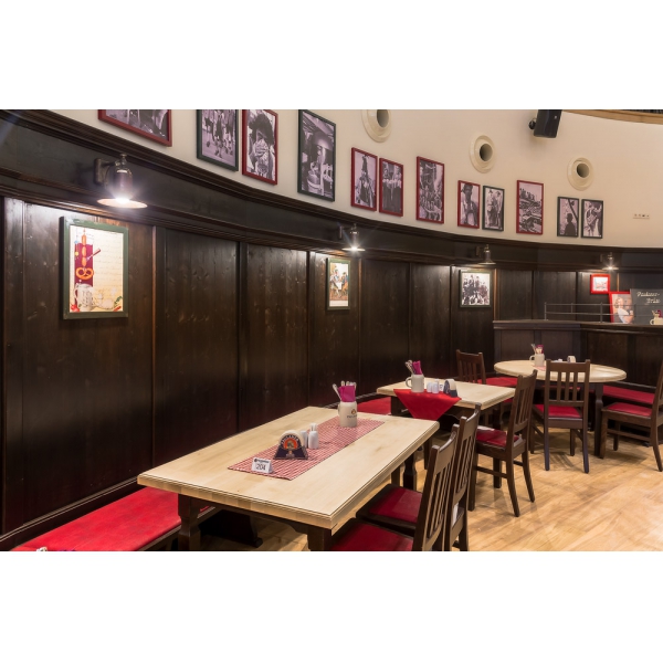 Ресторанный сервис бронирования столиков menu-rest.com - Интерьер ресторана "Paulaner brauhaus"