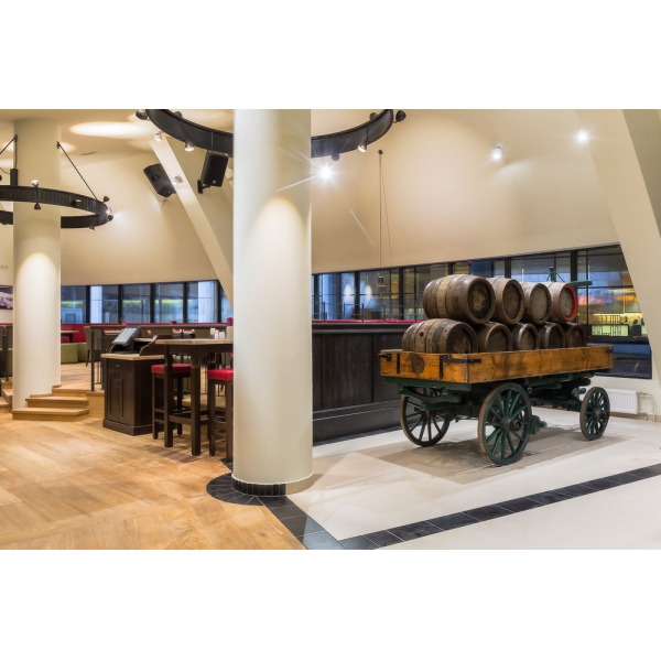 Ресторанный сервис бронирования столиков menu-rest.com - Интерьер ресторана "Paulaner brauhaus"