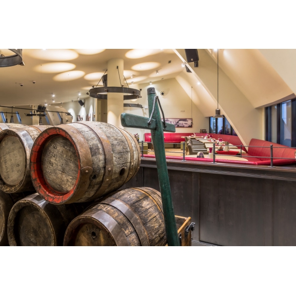 Ресторанный сервис бронирования столиков menu-rest.com - Интерьер ресторана "Paulaner brauhaus"