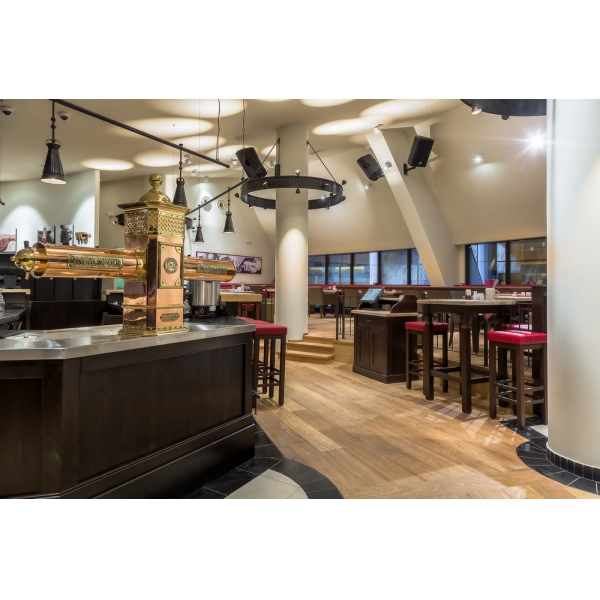 Ресторанный сервис бронирования столиков menu-rest.com - Интерьер ресторана "Paulaner brauhaus"